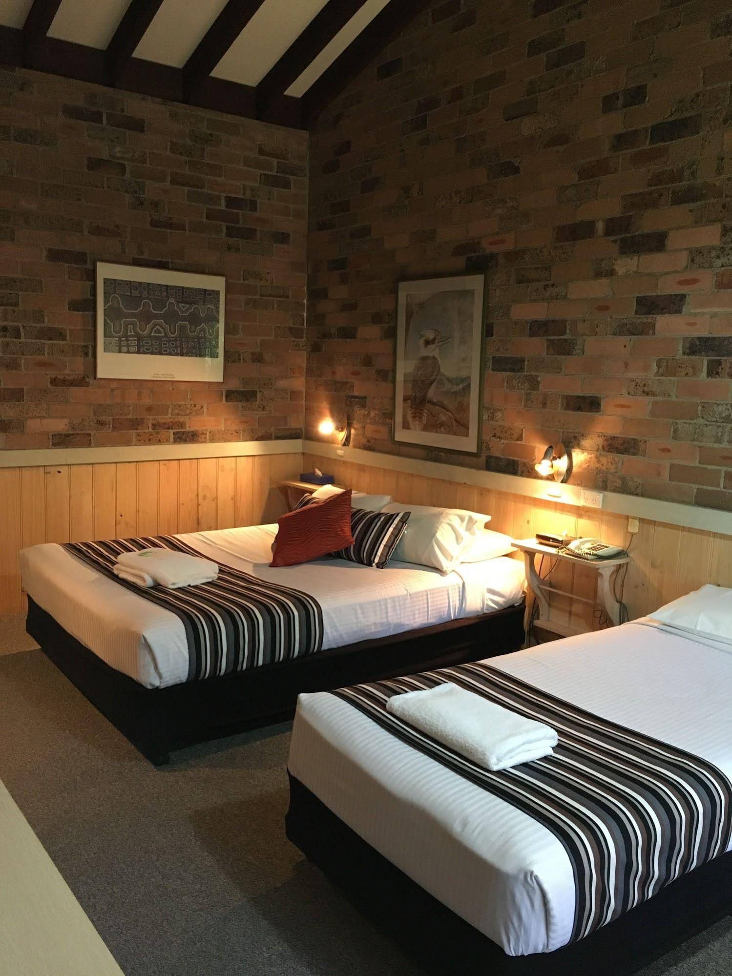 Avoca Beach Hotel