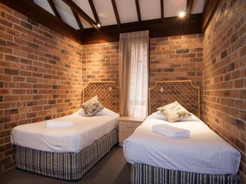 Avoca Beach Hotel