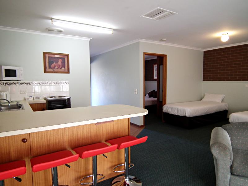 Barooga Country Inn Motel