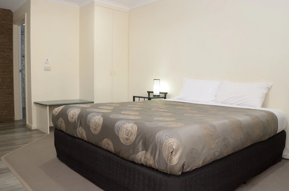 Sportsmans Motor Inn