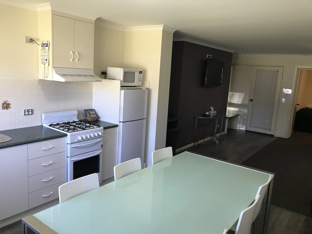 Sportsmans Motor Inn