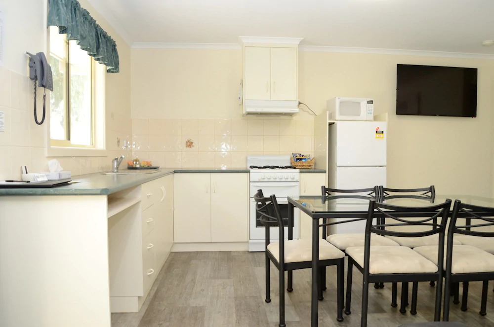 Sportsmans Motor Inn