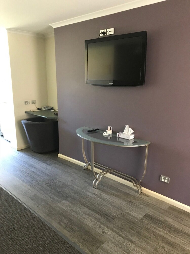 Sportsmans Motor Inn