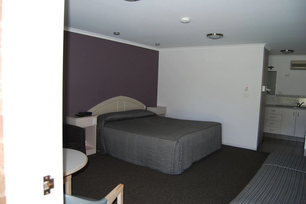 Sportsmans Motor Inn