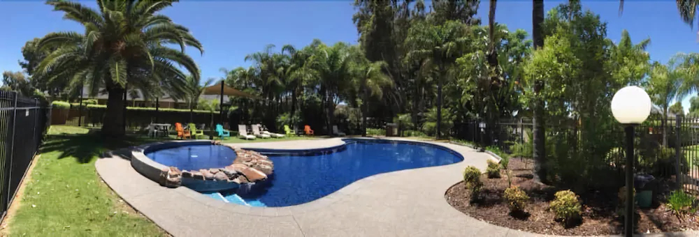 Sportsmans Motor Inn