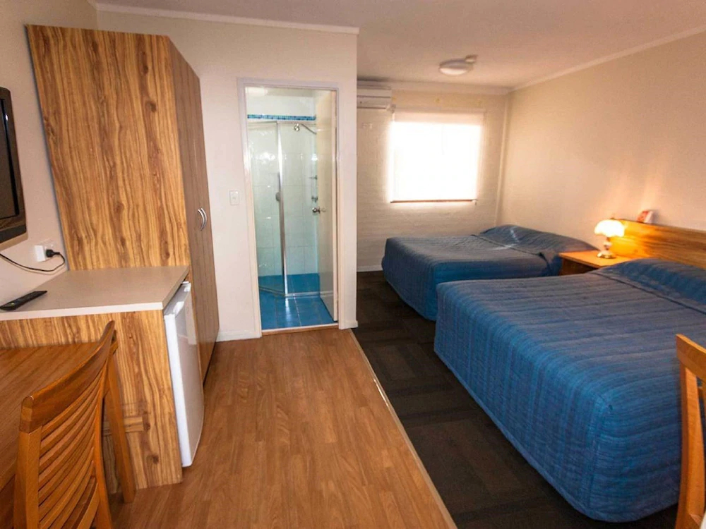 Bay Executive Motel