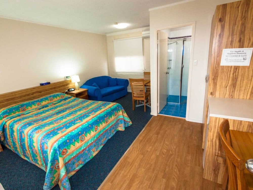 Bay Executive Motel