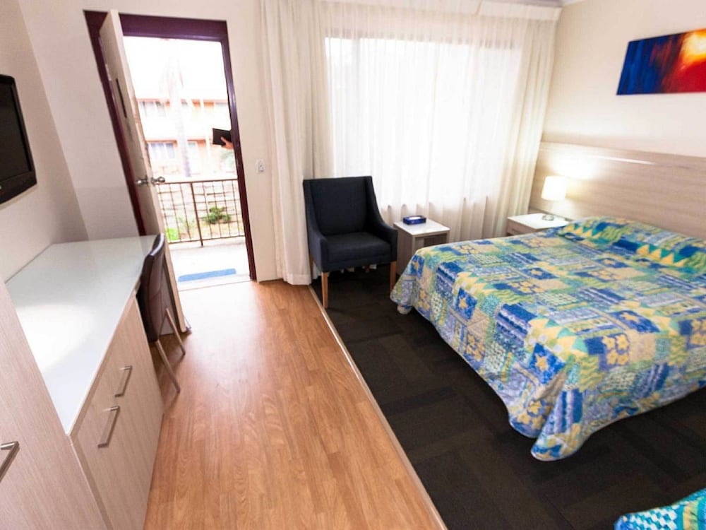 Bay Executive Motel
