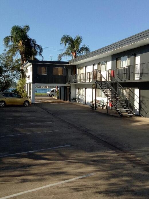 Beach Drive Motel