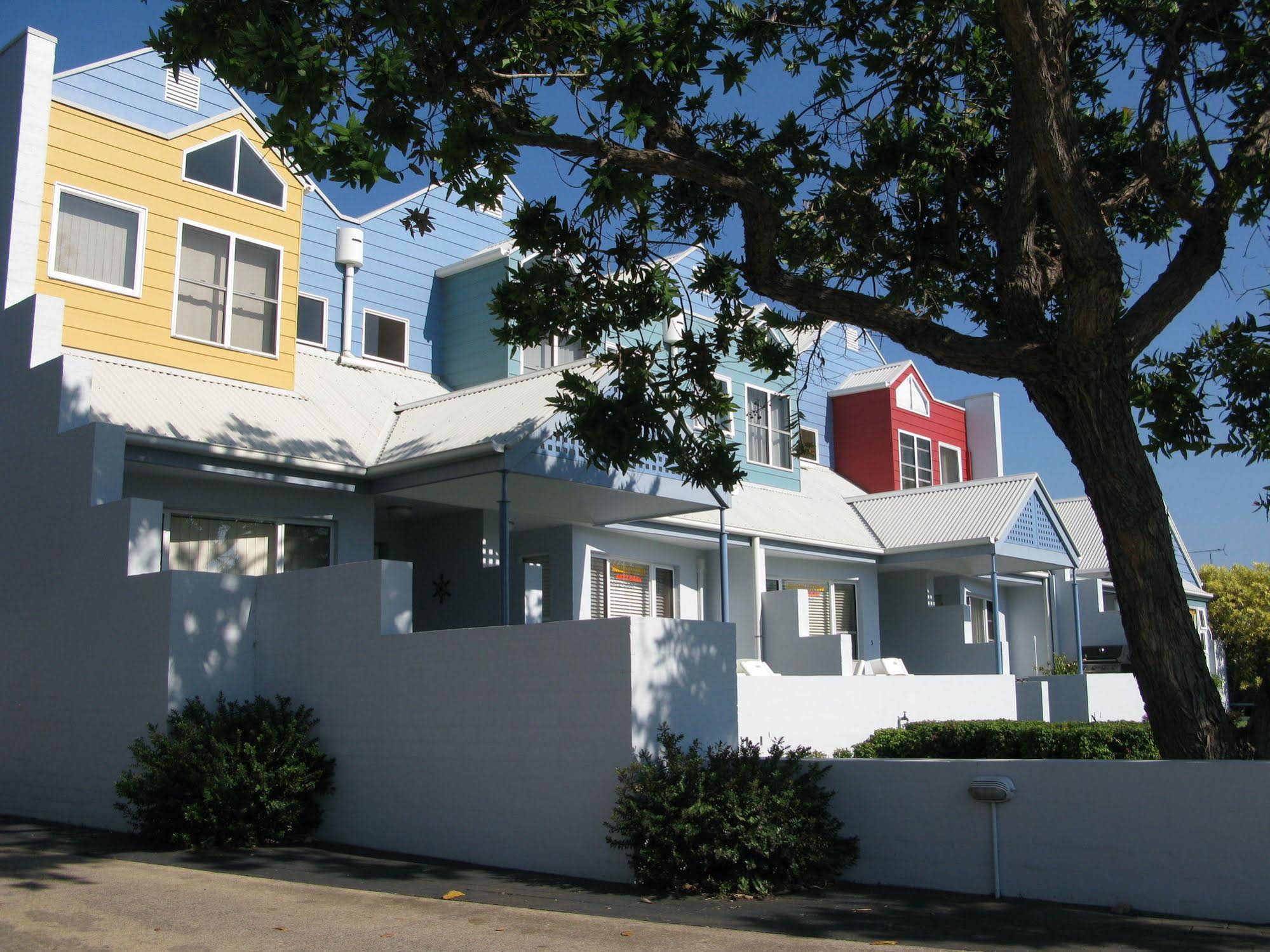 Bluedock Apartments