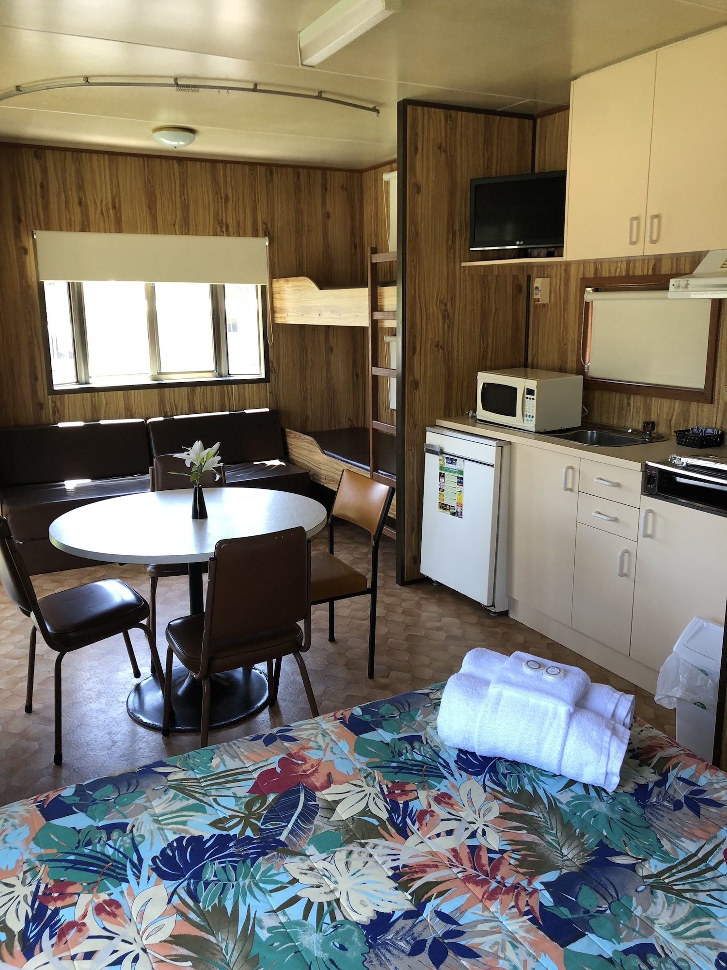 Pleasurelea Tourist Resort & Caravan Park