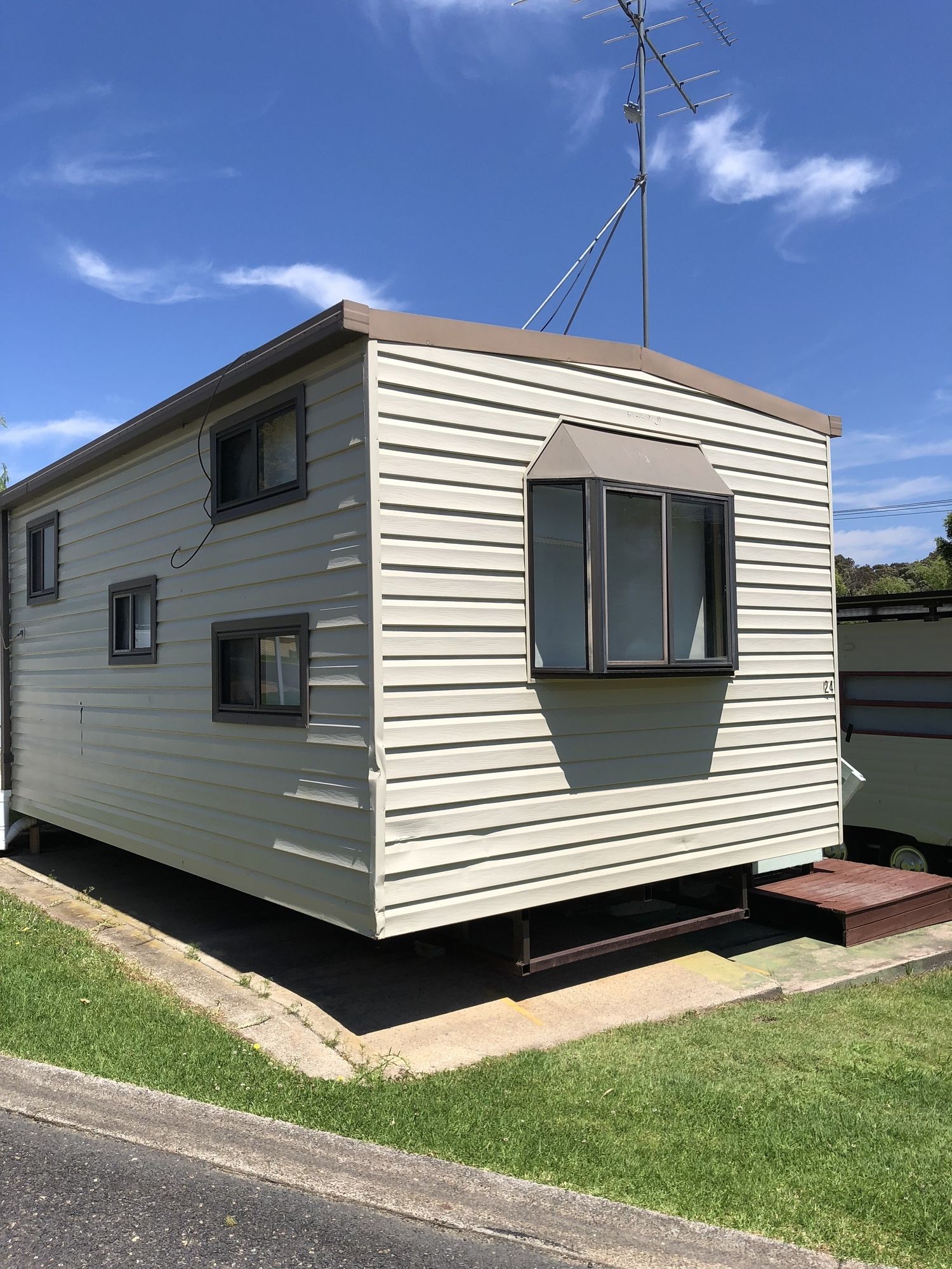 Pleasurelea Tourist Resort & Caravan Park