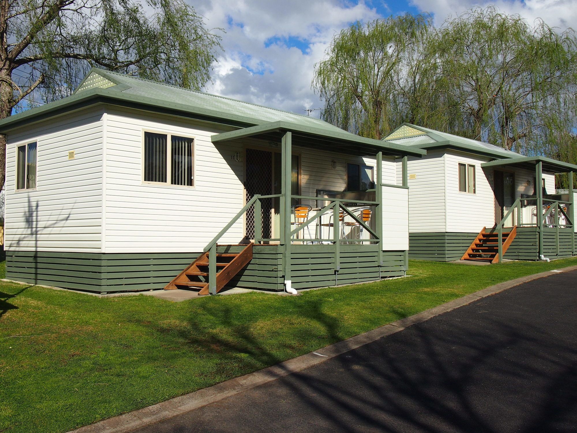 Pleasurelea Tourist Resort & Caravan Park