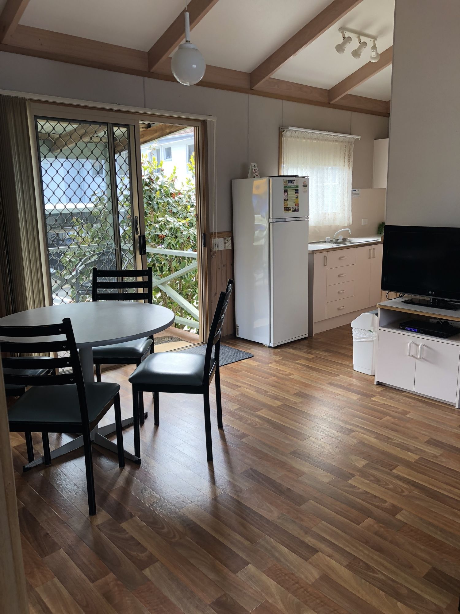 Pleasurelea Tourist Resort & Caravan Park