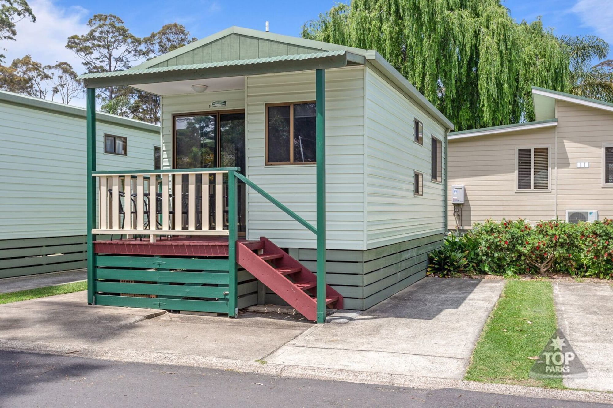 Pleasurelea Tourist Resort & Caravan Park
