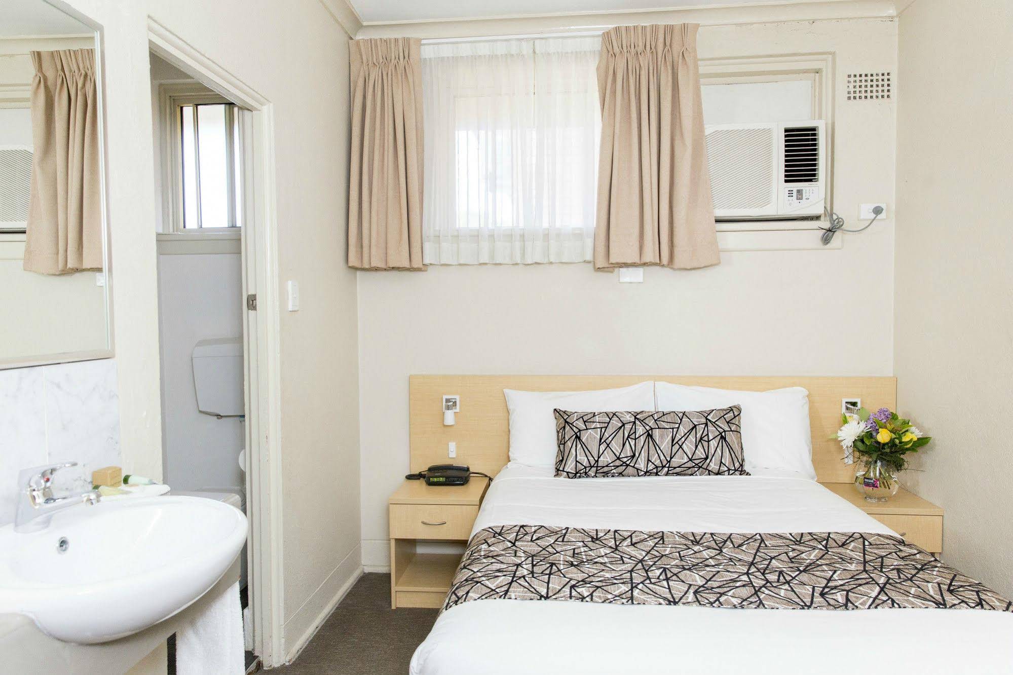 Bathurst Motor Inn