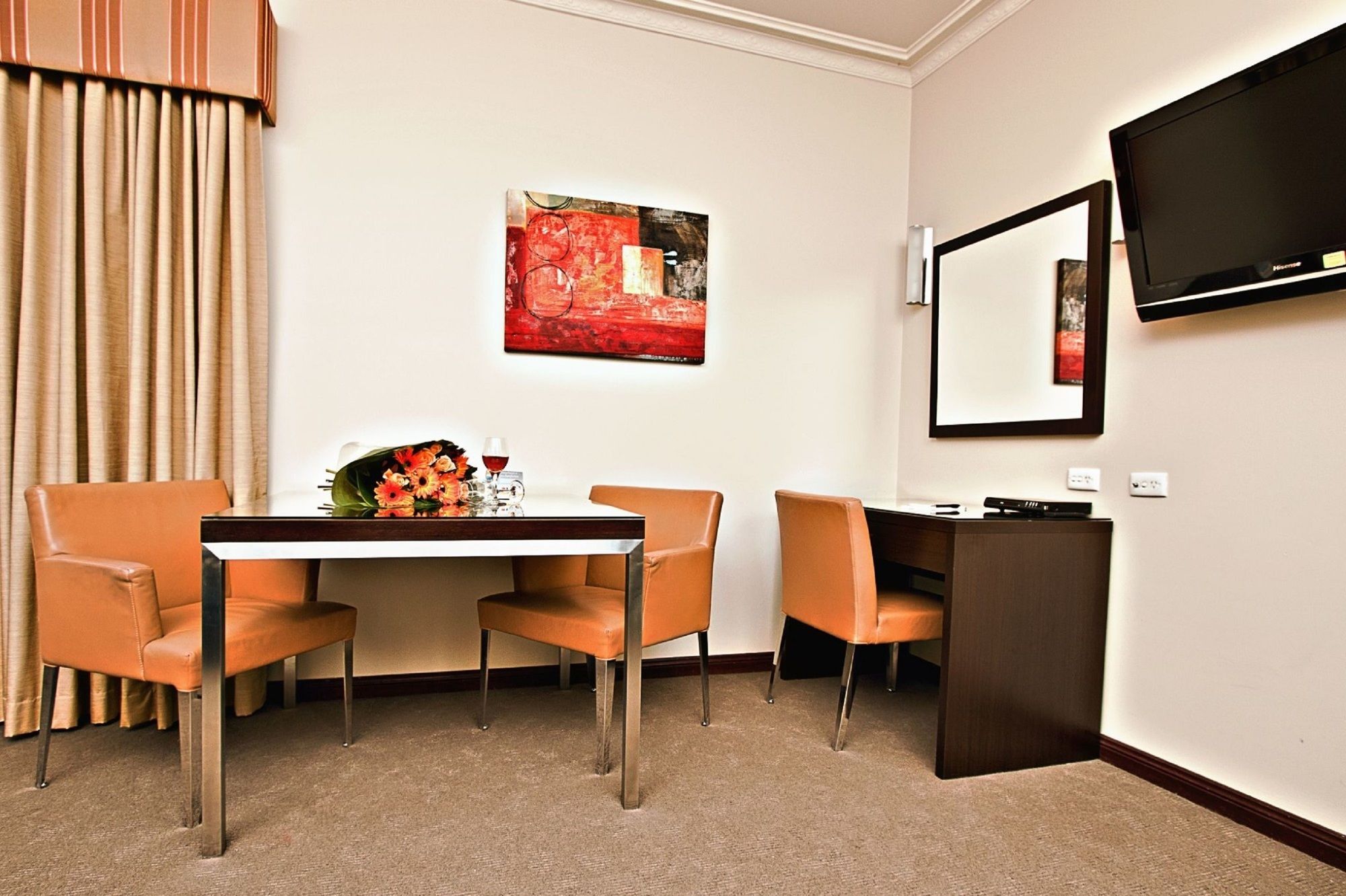 Littomore Hotel & Suites