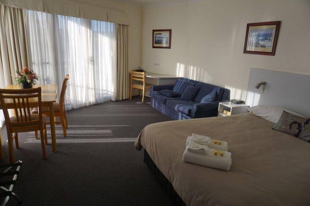 Lakeview Motor Inn