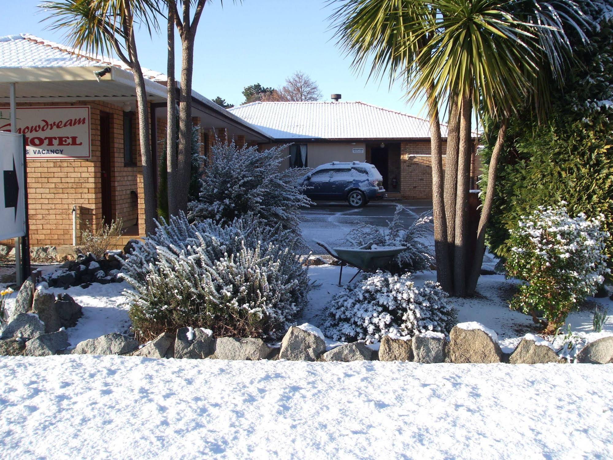 Snowdream Motel