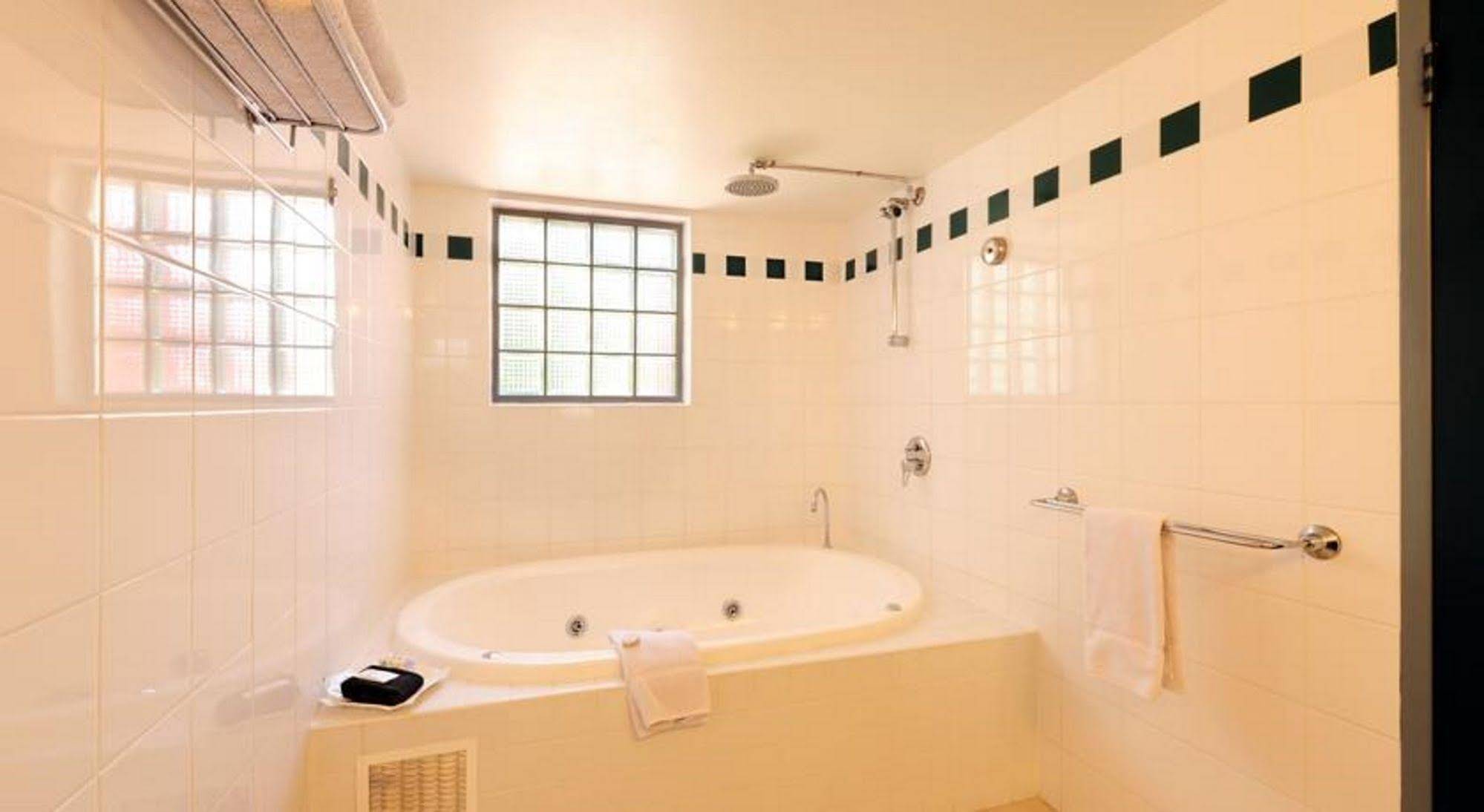 Berry Village Boutique Motel