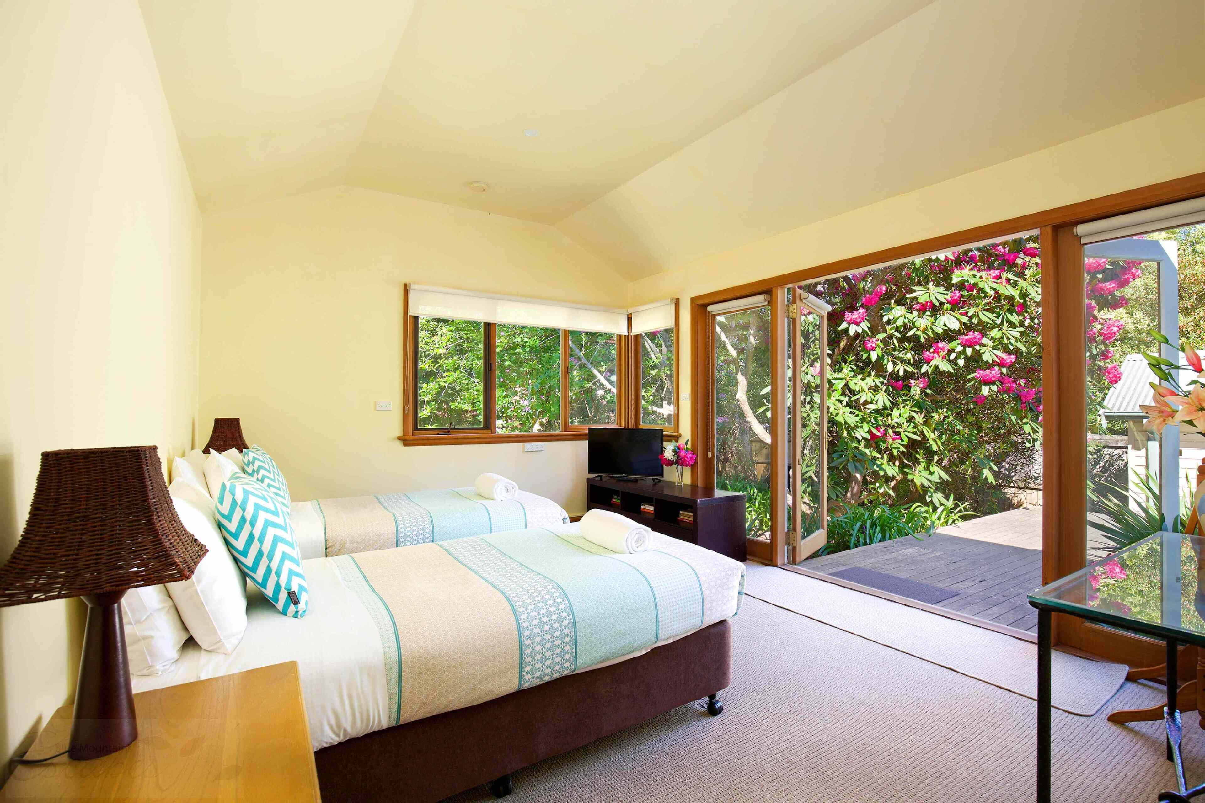 Stonewall Cottage and Studio