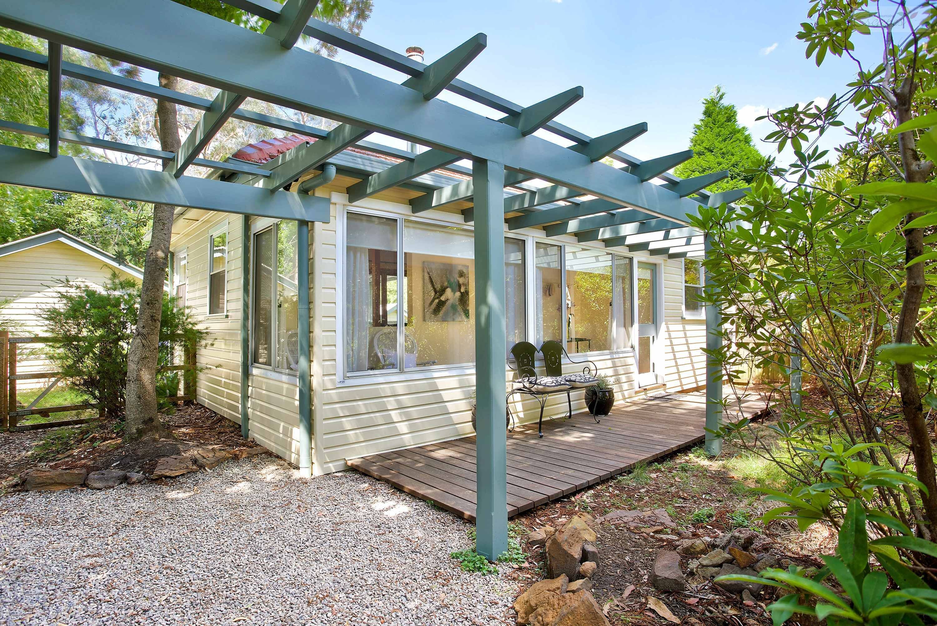 Stonewall Cottage and Studio