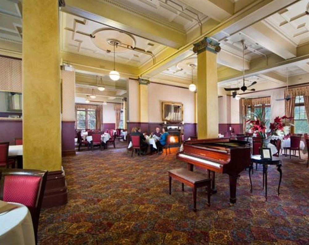 Jenolan Caves House