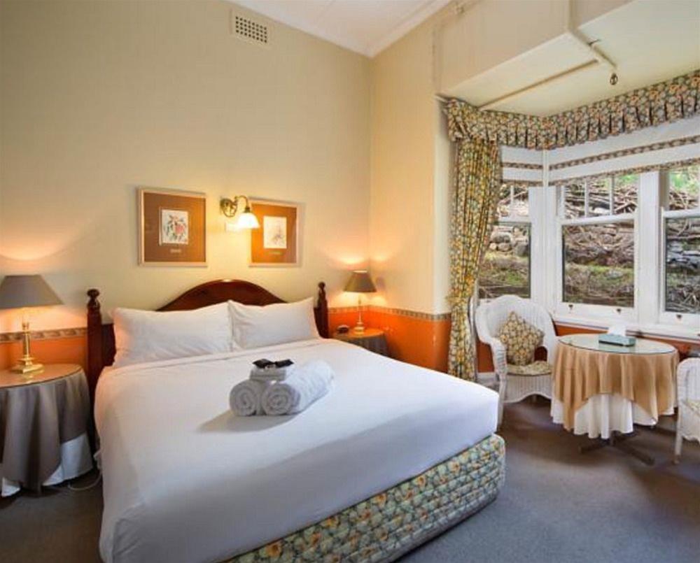Jenolan Caves House