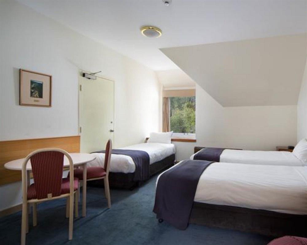 Jenolan Caves House