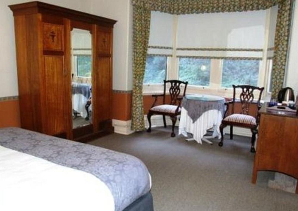 Jenolan Caves House