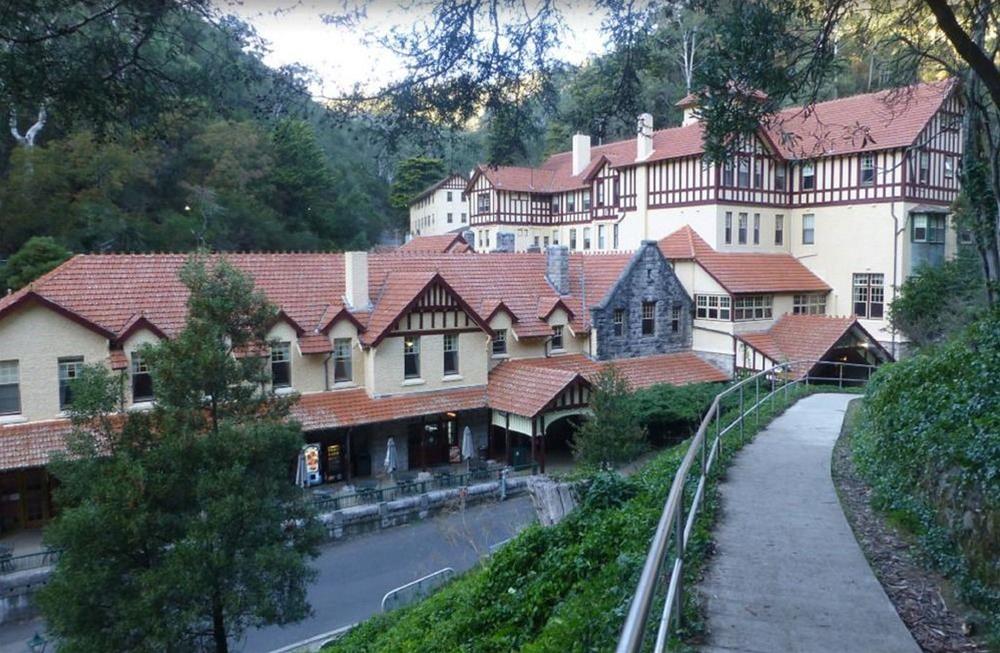 Jenolan Caves House