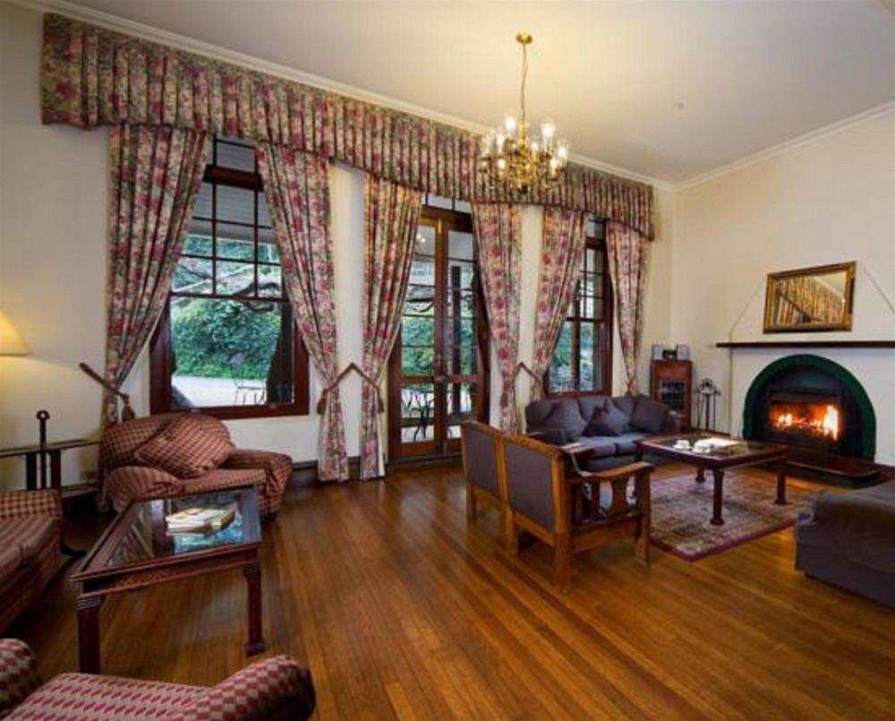 Jenolan Caves House