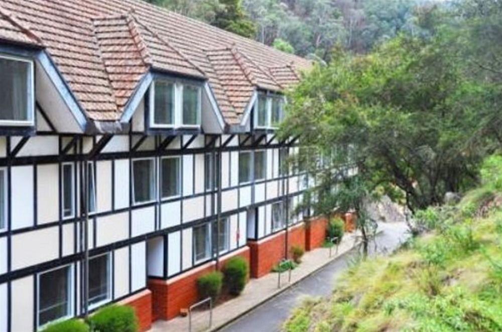 Jenolan Caves House