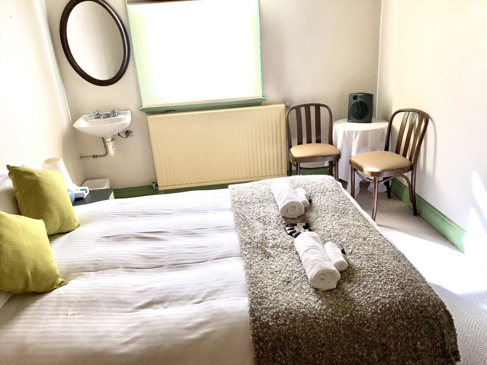Victoria And Albert Guesthouse