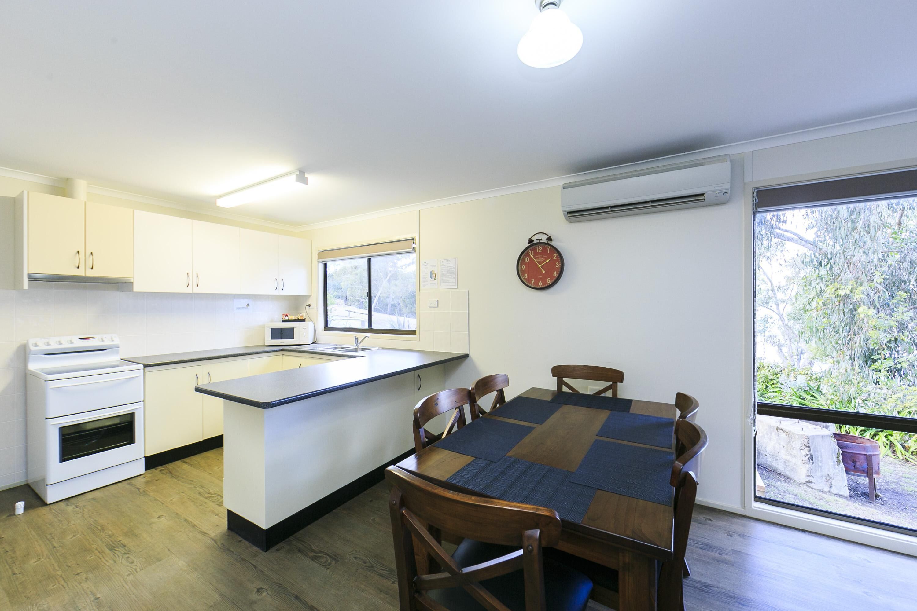 Reflections Burrinjuck Waters Holiday & Caravan Park