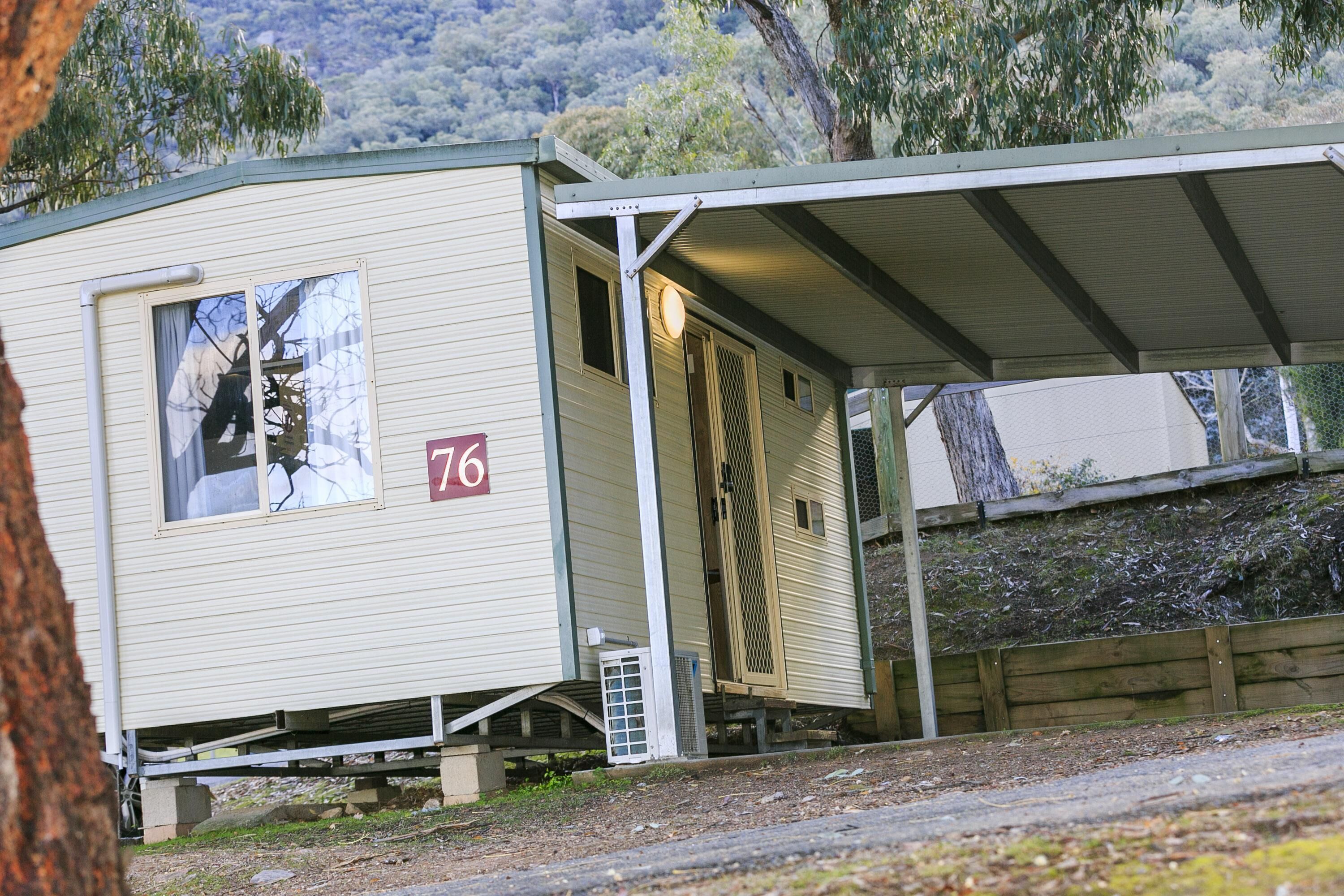 Reflections Burrinjuck Waters Holiday & Caravan Park