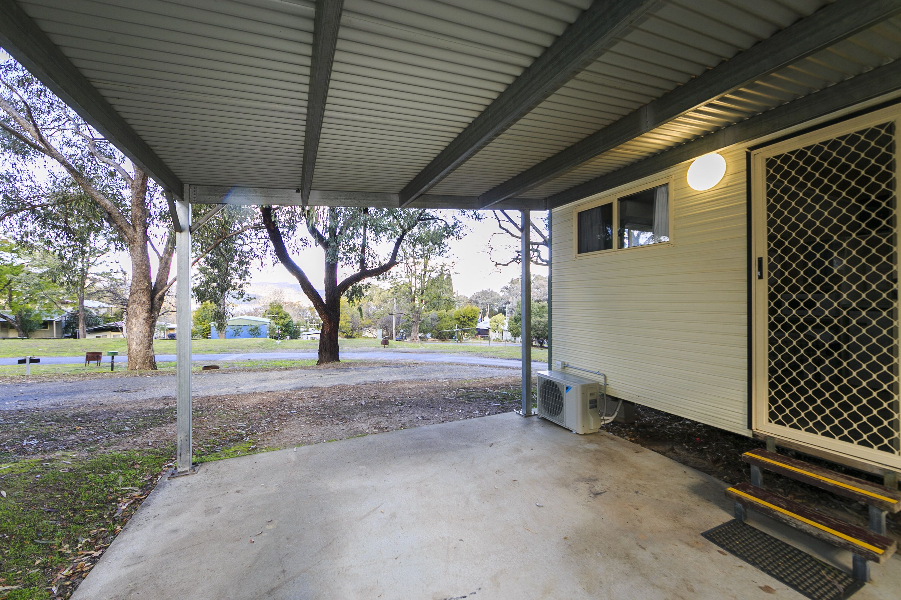 Reflections Burrinjuck Waters Holiday & Caravan Park
