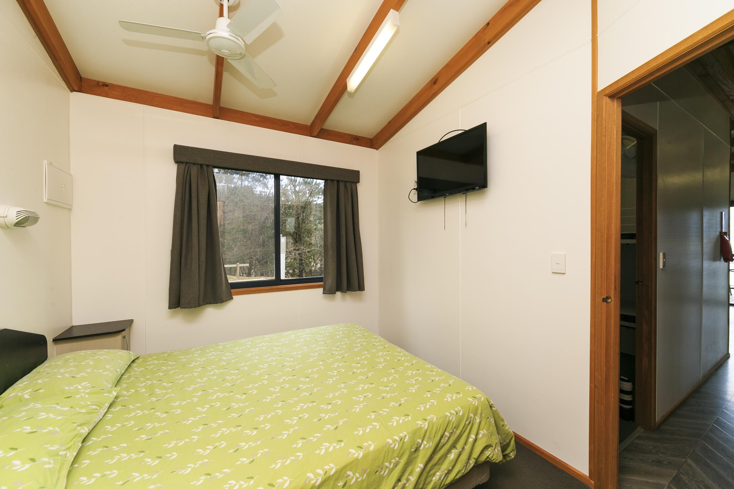 Reflections Burrinjuck Waters Holiday & Caravan Park