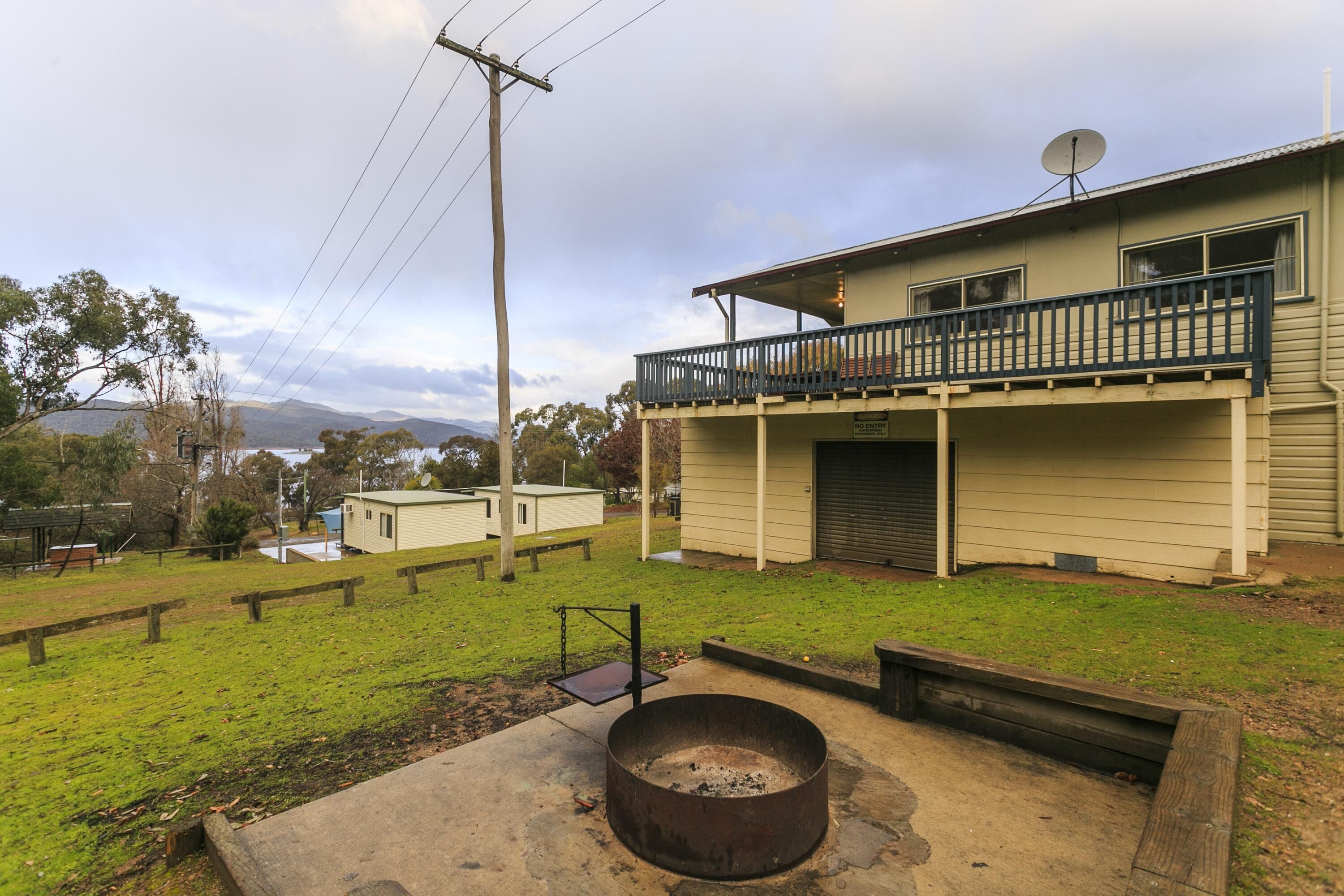 Reflections Burrinjuck Waters Holiday & Caravan Park