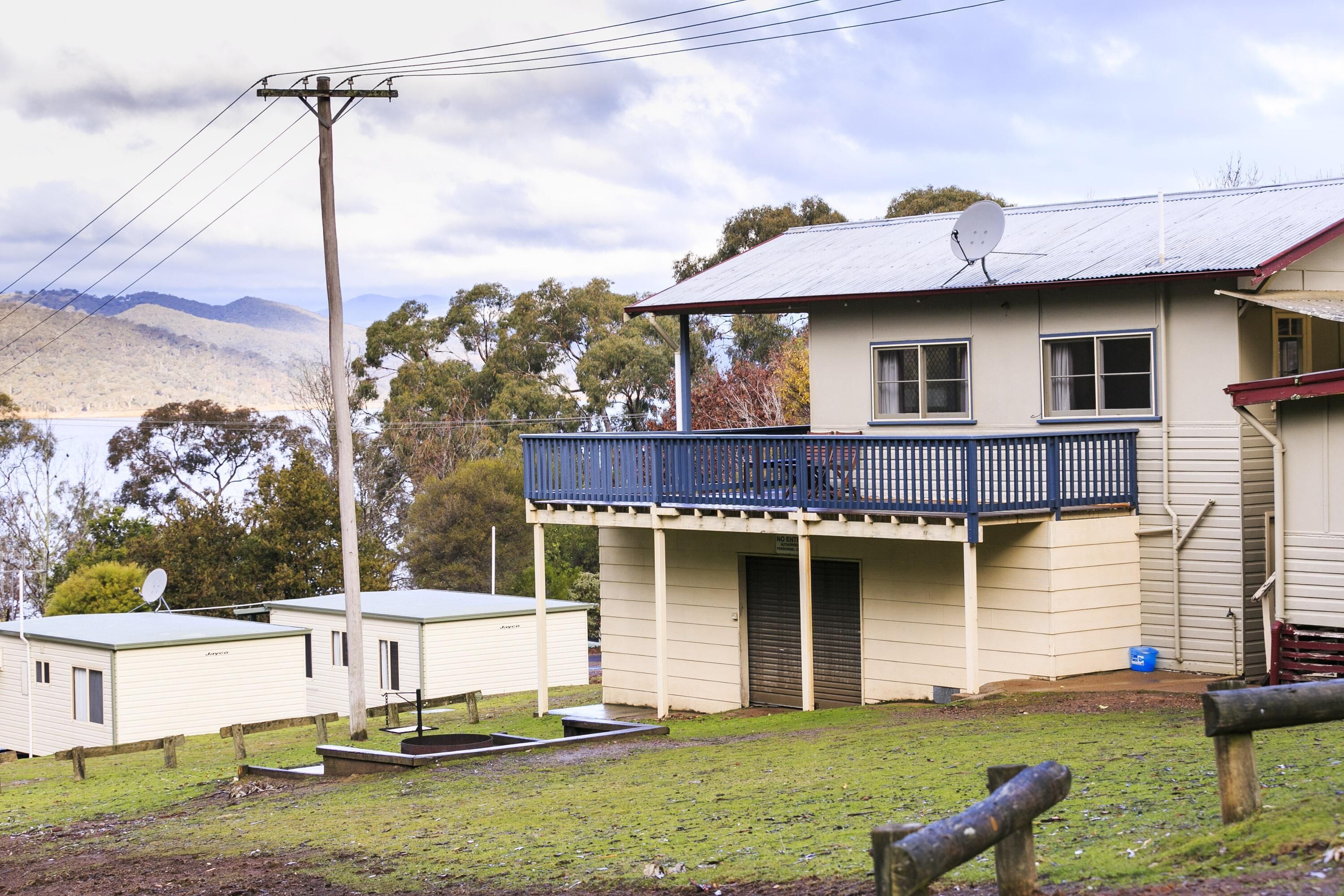 Reflections Burrinjuck Waters Holiday & Caravan Park