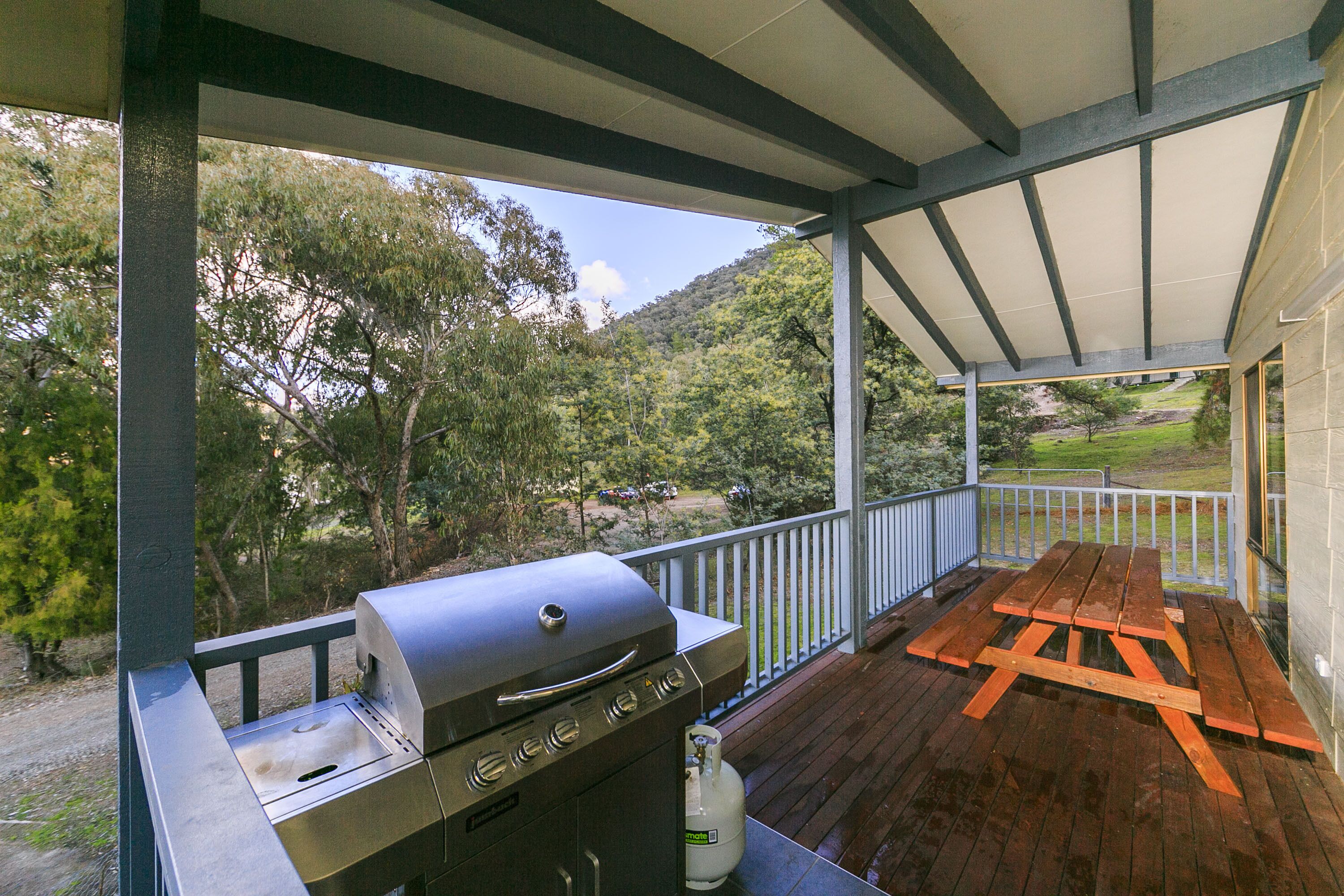 Reflections Burrinjuck Waters Holiday & Caravan Park