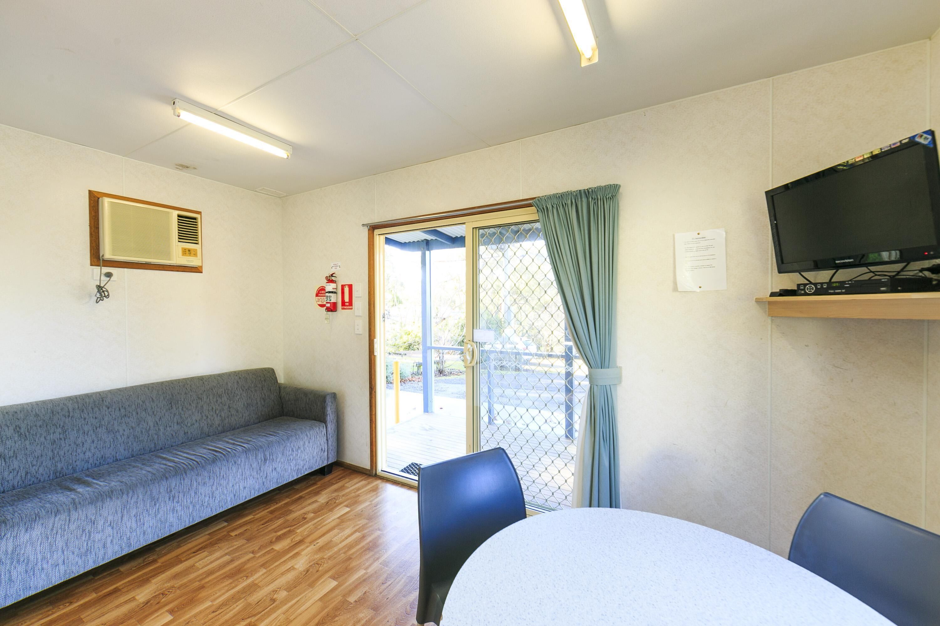 Reflections Burrinjuck Waters Holiday & Caravan Park