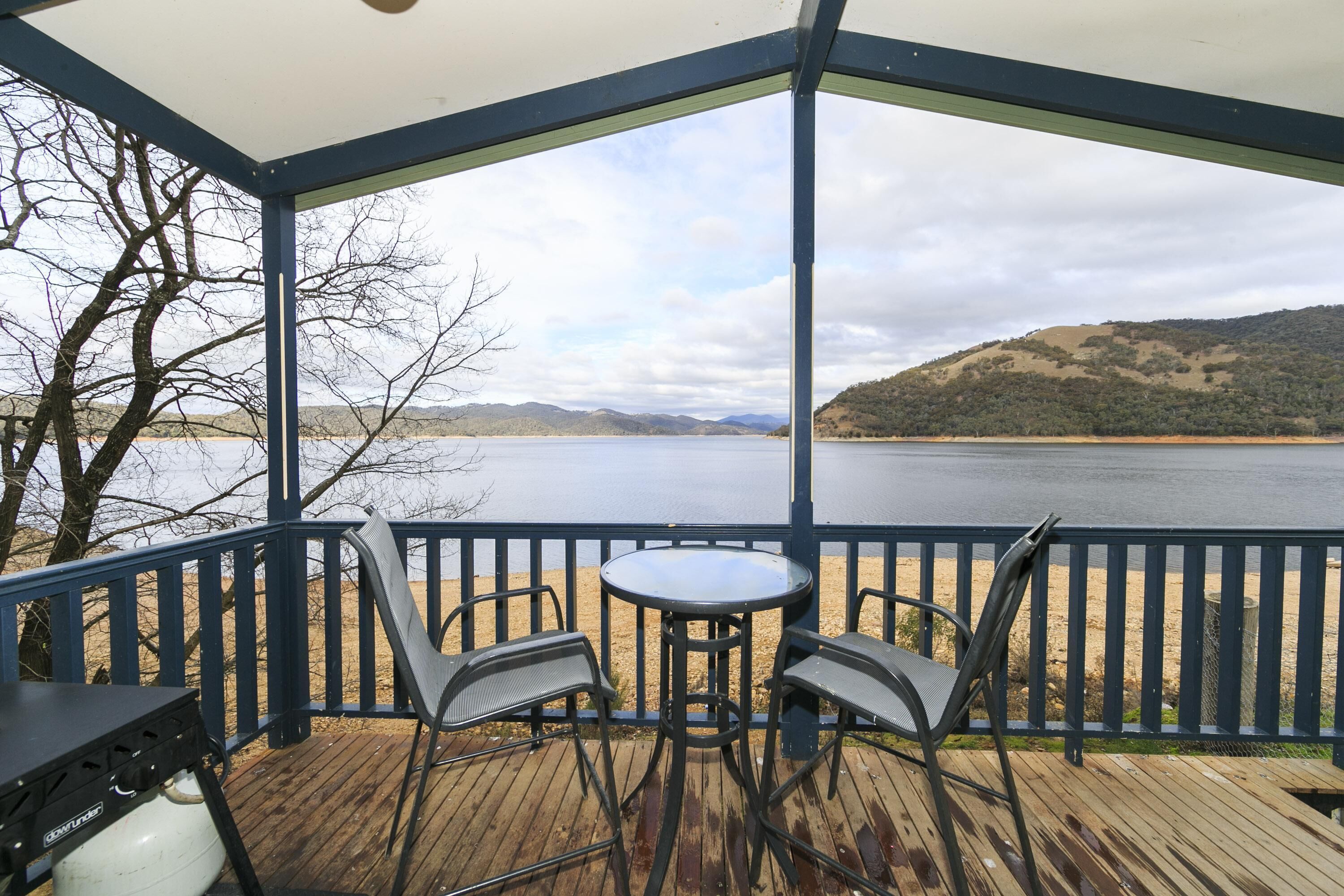 Reflections Burrinjuck Waters Holiday & Caravan Park