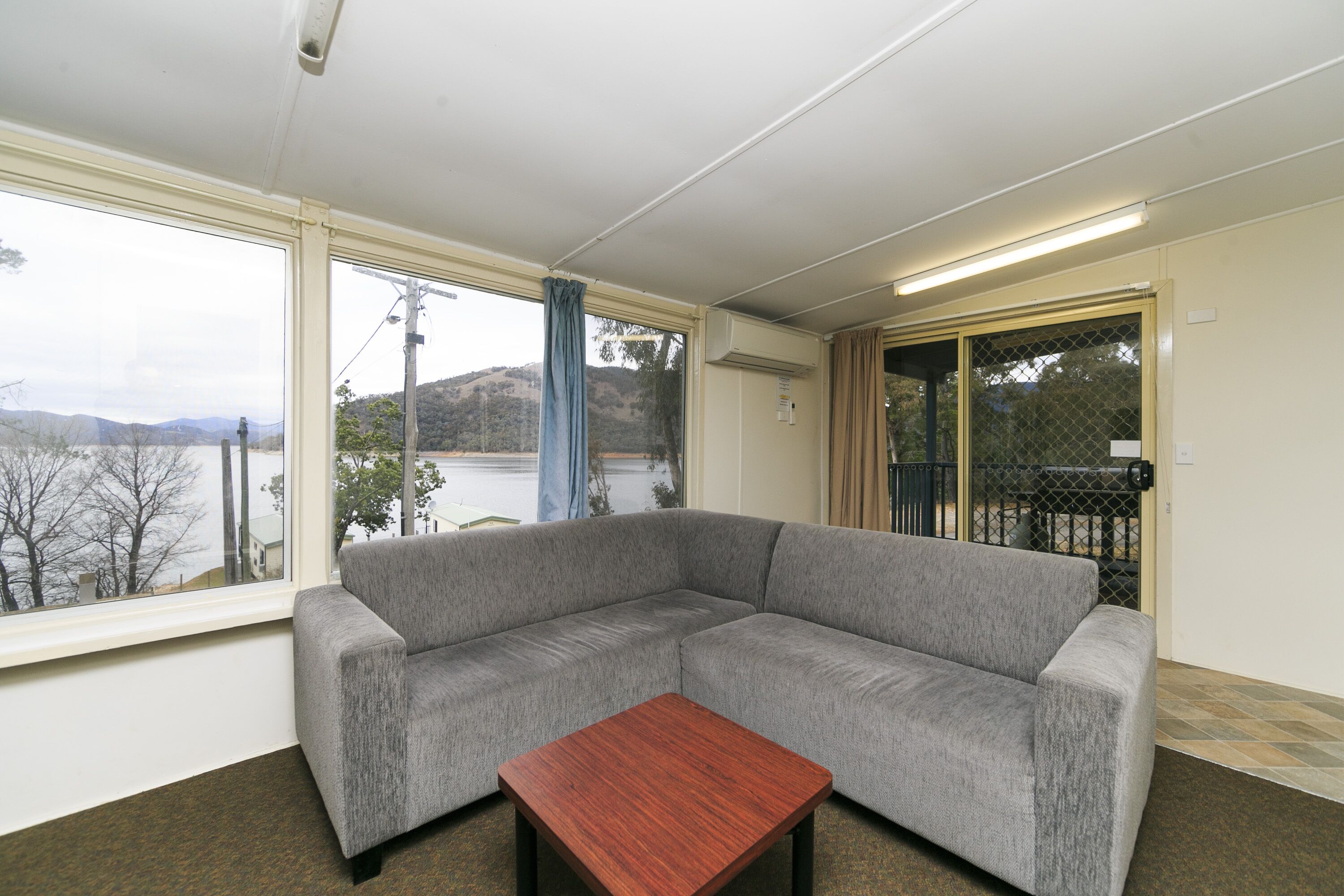 Reflections Burrinjuck Waters Holiday & Caravan Park