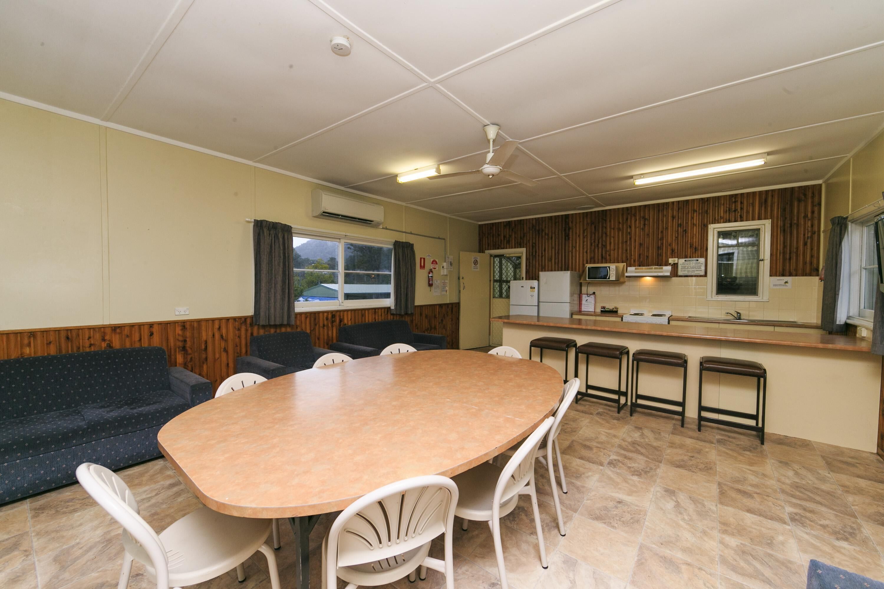 Reflections Burrinjuck Waters Holiday & Caravan Park