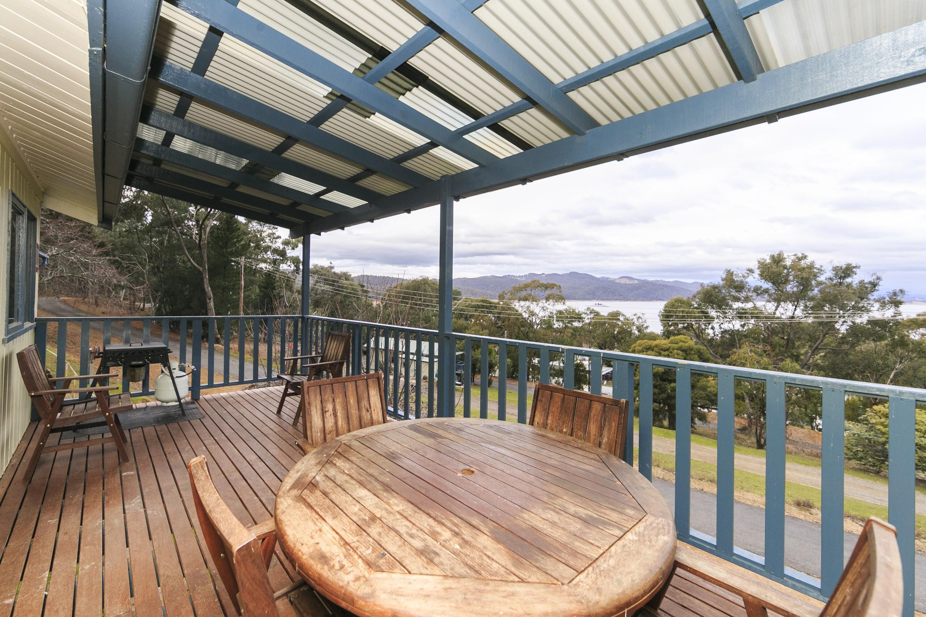 Reflections Burrinjuck Waters Holiday & Caravan Park