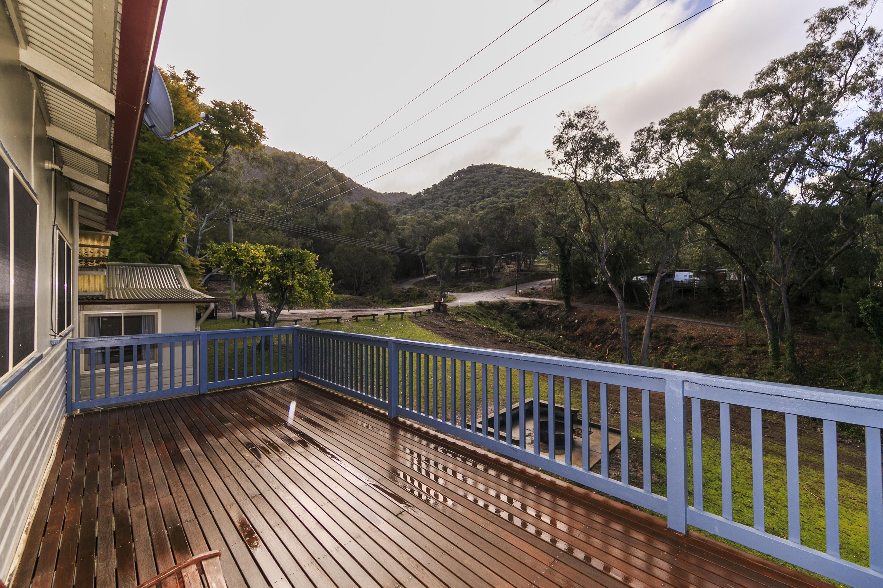 Reflections Burrinjuck Waters Holiday & Caravan Park