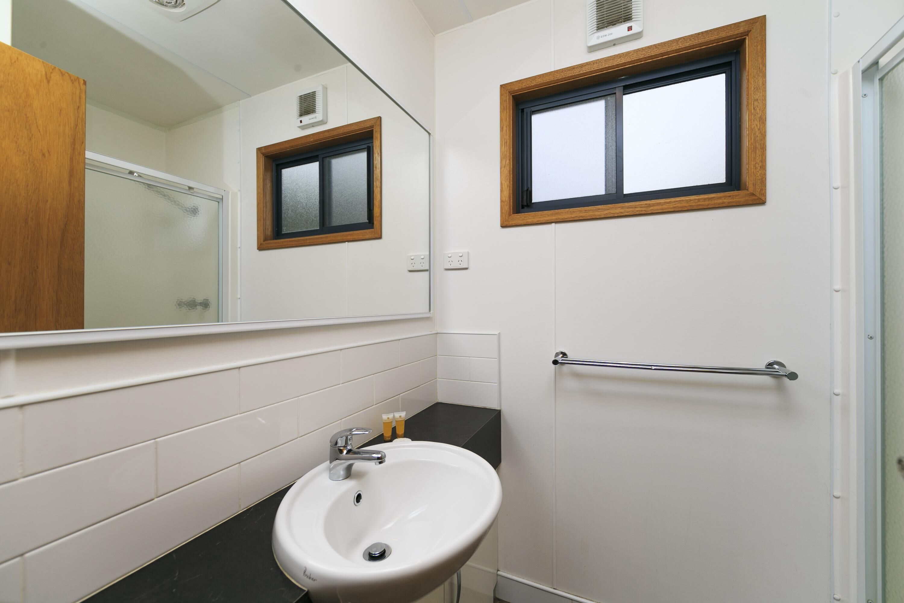 Reflections Burrinjuck Waters Holiday & Caravan Park