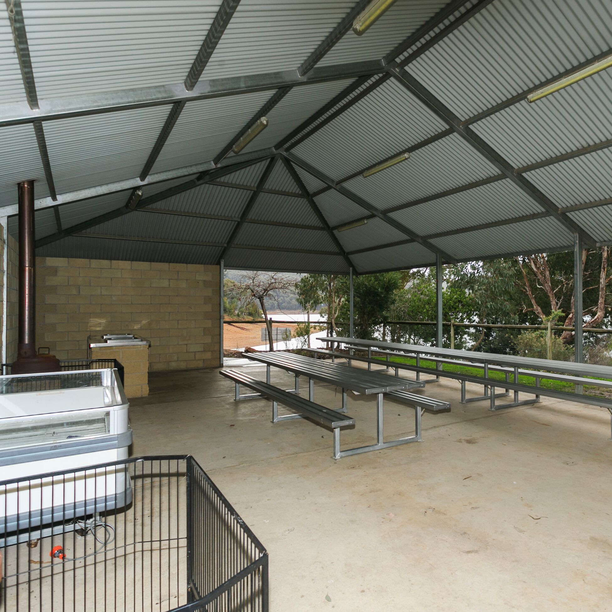 Reflections Burrinjuck Waters Holiday & Caravan Park