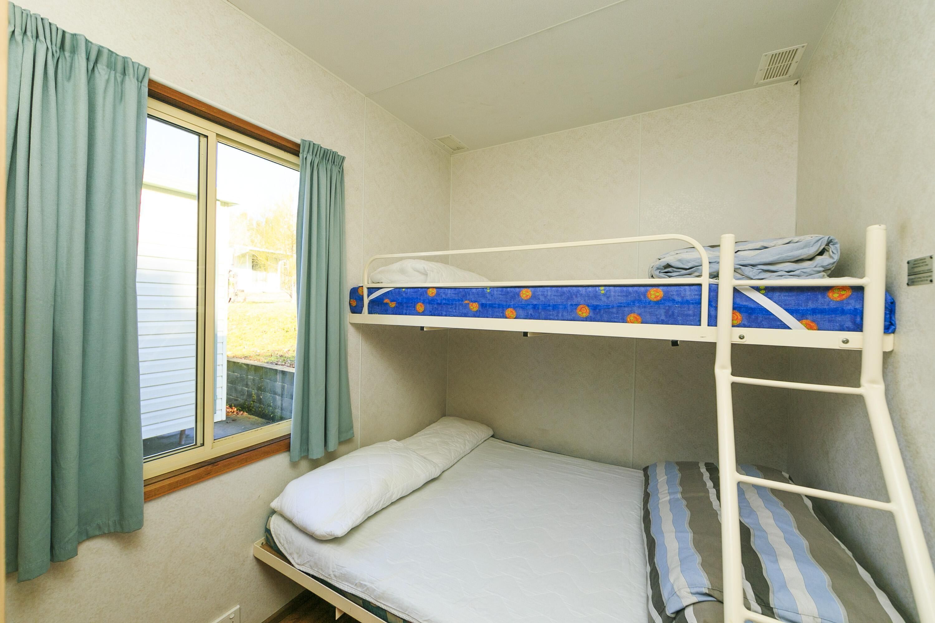 Reflections Burrinjuck Waters Holiday & Caravan Park